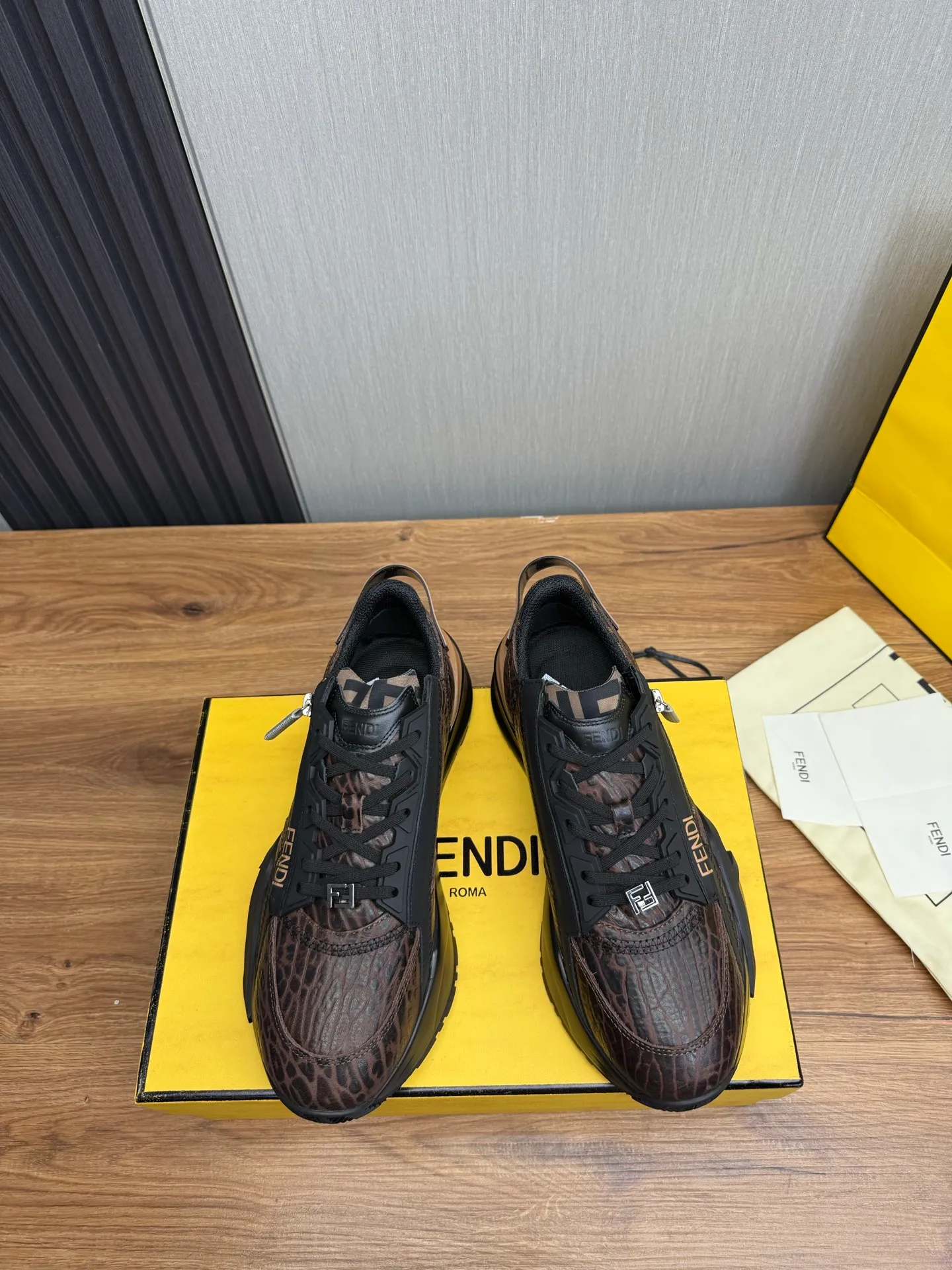 Men's men's shoes 💰620💰 Fendi [Fendi] hot style is on the market 🔥Fashionable casual men's shoes 🔱 Made of original brand fly-knit fabric. Original cowhide + breathable mesh lining + sheepskin feet, perfect shape, top quality, you deserve it 🔜Original rubber outsole, ultra-light, non-slip and wear-resistant 👣 Standard size 38-44
